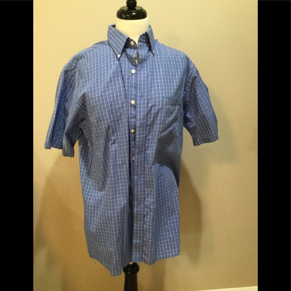 Van Heusen, Medium, Men’s short sleeve button down dress shirt